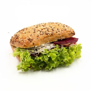 Kanapka z serkiem Favita i burakiem