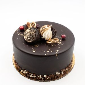 Tort czekoladowo-śmietankowy